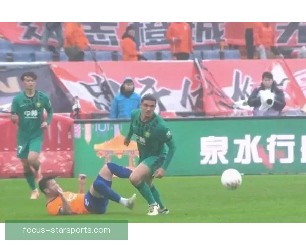 豪门对决再掀高潮国脚绝杀引爆联赛争冠悬念升级全场沸腾四海瞩目