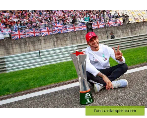 F1赛季最新动态曝光车队策略调整引发车迷热议