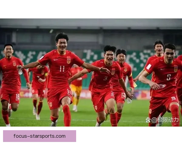 中国足球新阶段开启，年轻球员崭露头角，国足备战世界杯再攀新高峰